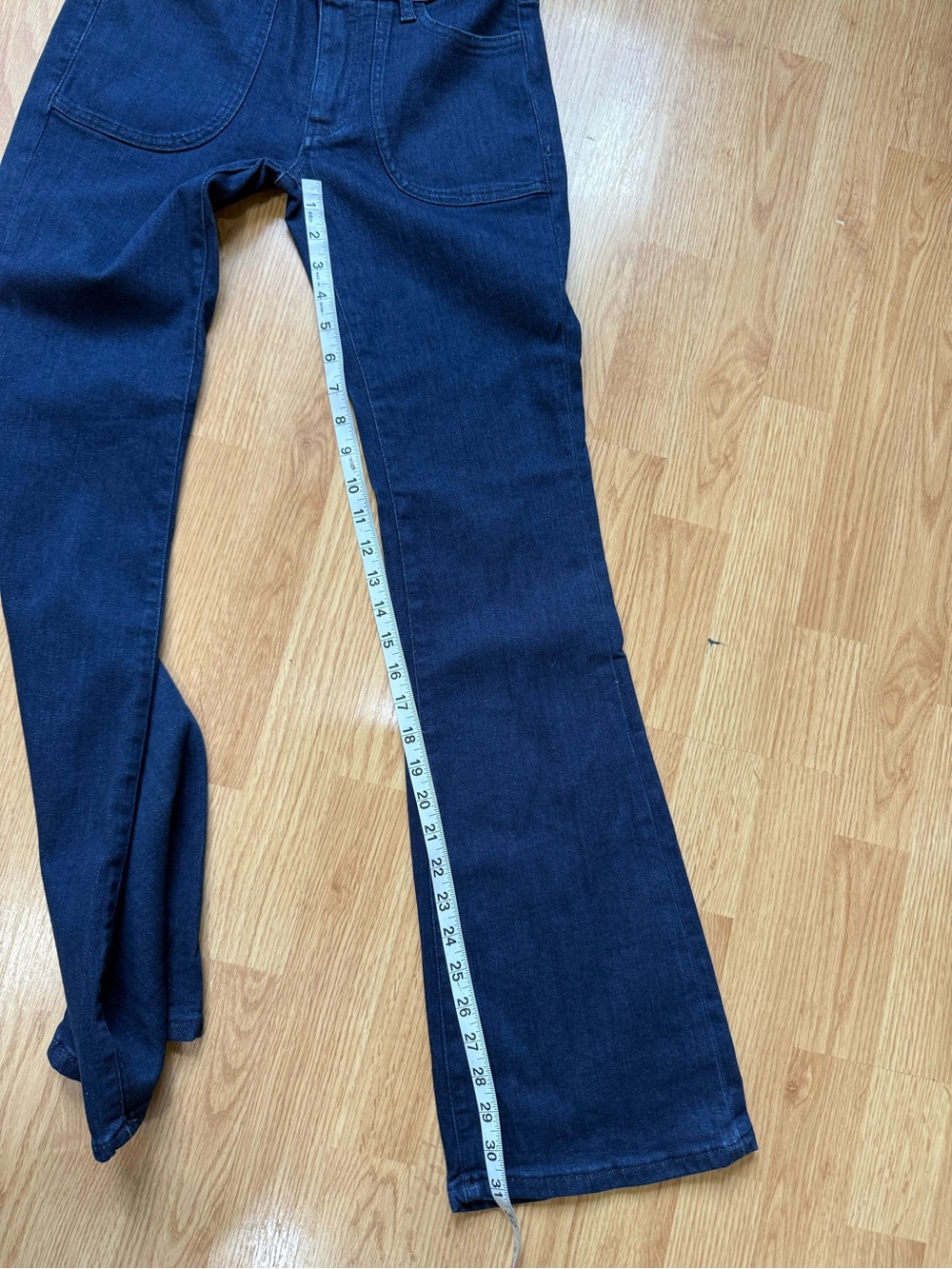 Pilcro The Icon Low-Rise Flare Jeans Dark Wash Size 25 - Picture 13 of 15